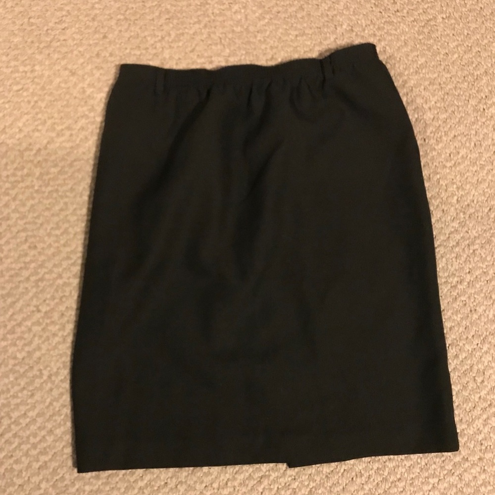 5/$20 Black Elastic Waist Skirt